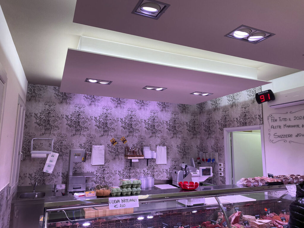 proview-restyling-negozi-rivestimenti-interior-decoration-1
