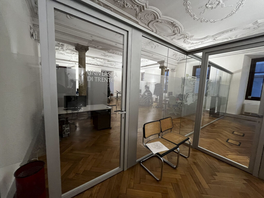 proview-restyling-negozi-rivestimenti-interior-decoration-3